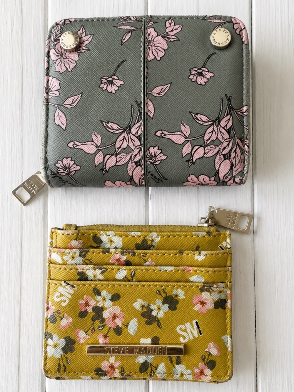 Steve Madden Floral Zip Around Wallet & Card Holder Set – Gray & Mustard Yellow